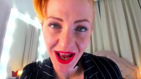 Snapshot of squirtymom chatting on September 25, 11:47 am Alisa online show from September 25, 11:47 am