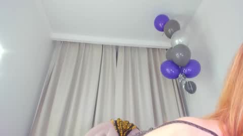 Snapshot of squirtymom chatting on October 23, 11:57 pm Alisa online show from October 23, 11:57 pm