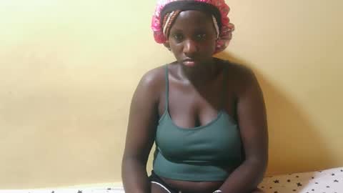 Snapshot of squirtypussie chatting on April 15, 7:26 am squirtypussie online show from April 15, 7:26 am