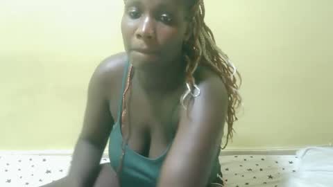 Snapshot of squirtypussie chatting on April 21, 8:34 pm squirtypussie online show from April 21, 8:34 pm