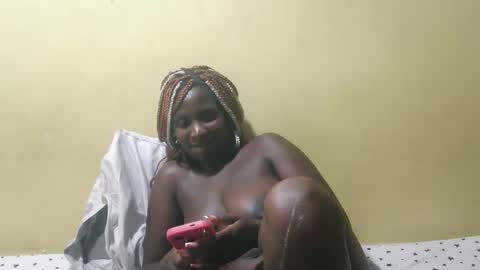 Snapshot of squirtypussie chatting on May 10, 8:03 pm squirtypussie online show from May 10, 8:03 pm