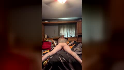 Snapshot of sqzxriehlqqw chatting on May 6, 3:06 pm Luv2Cum4u online show from May 6, 3:06 pm