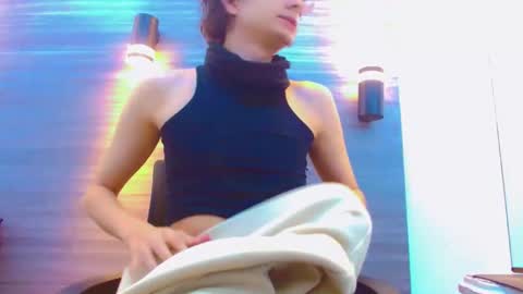 Snapshot of sr_bonnyethan chatting on June 8, 1:11 pm ethan online show from June 8, 1:11 pm