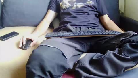 Snapshot of srevinu chatting on November 15, 10:23 am Srevinu online show from November 15, 10:23 am