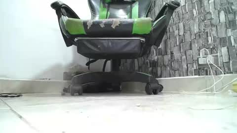 sr master cum its my old account online show from April 29, 3:10 am