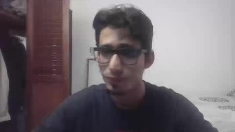 Snapshot of srincognito666 chatting on June 1, 3:58 pm srincognito666 online show from June 1, 3:58 pm