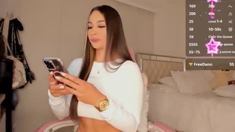 Laura online show from December 3, 3:47 am