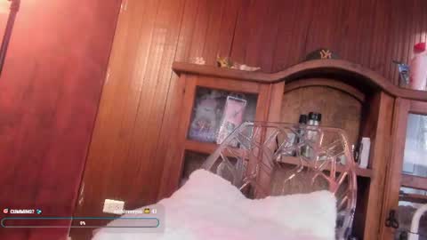 Snapshot of srta_fox chatting on June 12, 11:53 am Srta. Fox online show from June 12, 11:53 am