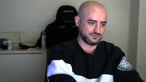 Snapshot of srtramposo chatting on December 16, 12:43 pm srtramposo online show from December 16, 12:43 pm