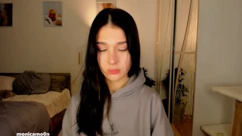 Snapshot of ssash1mii chatting on November 19, 9:37 pm Hey guys i miss you so much online show from November 19, 9:37 pm