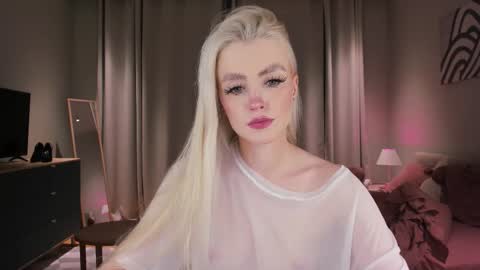 Snapshot of ssashagarter chatting on March 1, 10:56 pm Alexandra online show from March 1, 10:56 pm