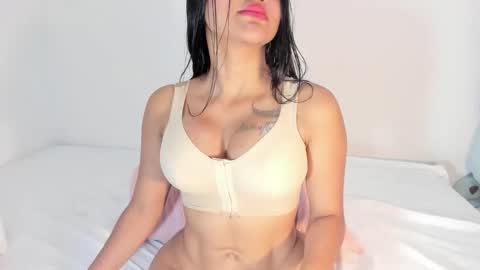 Snapshot of sshalimar_ chatting on November 9, 4:38 pm caroline massari online show from November 9, 4:38 pm