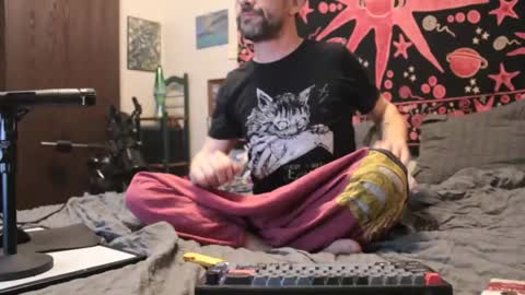 Snapshot of ssparearhyme chatting on April 1, 7:42 am ssparearhyme online show from April 1, 7:42 am