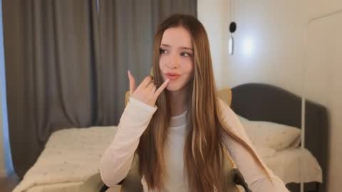 Chloe online show from May 31, 5:26 am