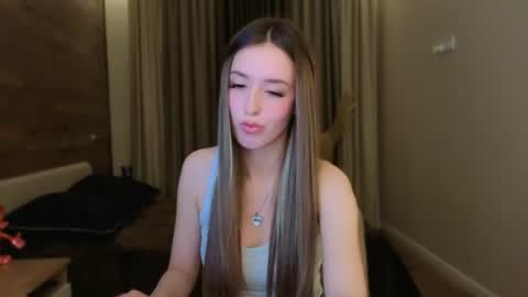 Snapshot of ssurf_time chatting on June 22, 7:22 pm Chloe online show from June 22, 7:22 pm