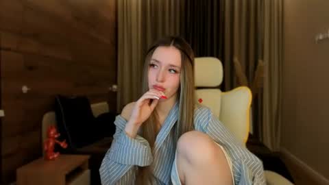 Snapshot of ssurf_time chatting on July 3, 7:31 pm Chloe online show from July 3, 7:31 pm