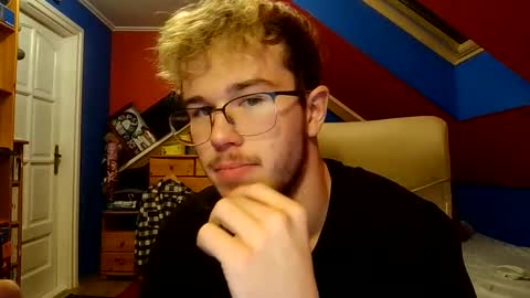 Snapshot of st1eve chatting on December 2, 7:42 pm st1eve online show from December 2, 7:42 pm