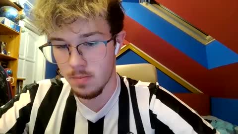 Snapshot of st1eve chatting on March 16, 5:28 pm st1eve online show from March 16, 5:28 pm