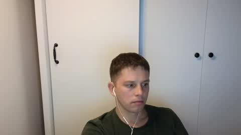 st1vemaster01 online show from October 6, 4:04 pm