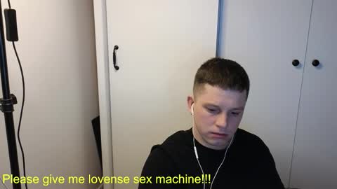 Snapshot of st1vemaster01 chatting on March 24, 3:06 pm st1vemaster01 online show from March 24, 3:06 pm