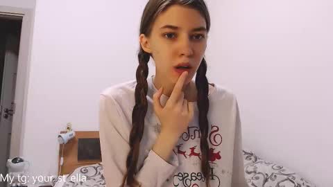 Snapshot of st_ella chatting on January 6, 3:05 pm Ella online show from January 6, 3:05 pm