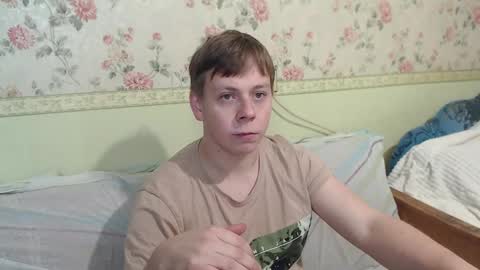 Snapshot of st_rudy chatting on December 6, 7:32 am Joe Peach online show from December 6, 7:32 am