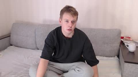 Snapshot of st_rudy chatting on September 20, 12:06 pm Joe Peach online show from September 20, 12:06 pm