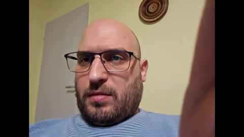 Snapshot of sta13 chatting on December 15, 5:23 am sta13 online show from December 15, 5:23 am