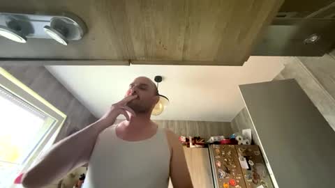 Snapshot of sta13 chatting on November 9, 2:04 pm sta13 online show from November 9, 2:04 pm