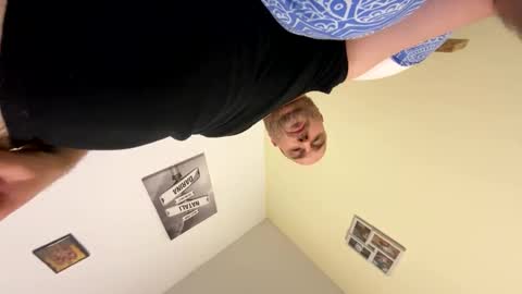 Snapshot of sta13 chatting on December 22, 6:32 am sta13 online show from December 22, 6:32 am