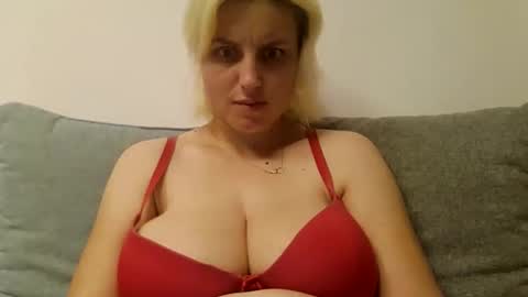 Snapshot of stacey_amelly chatting on November 7, 10:10 pm Amelly online show from November 7, 10:10 pm