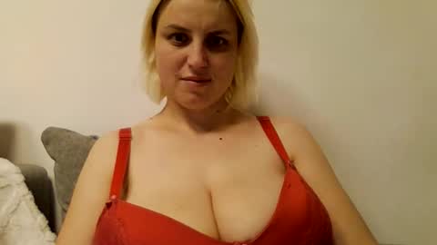Snapshot of stacey_amelly chatting on January 15, 10:02 pm Amelly online show from January 15, 10:02 pm