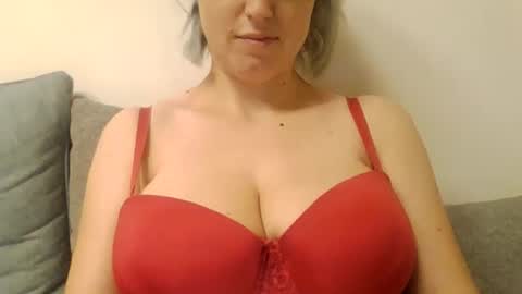 Snapshot of stacey_amelly chatting on February 2, 12:42 am Amelly online show from February 2, 12:42 am