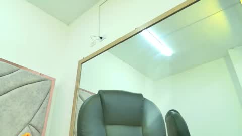 Snapshot of staceylee_ chatting on November 19, 9:15 pm Stacey lee online show from November 19, 9:15 pm