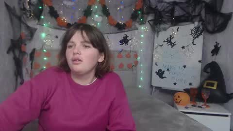 Snapshot of staceylex chatting on October 28, 7:01 am Stacey online show from October 28, 7:01 am