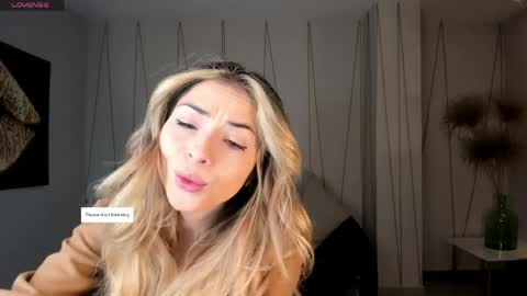 Snapshot of staceywood_ chatting on May 13, 11:07 am Stacy Woods online show from May 13, 11:07 am