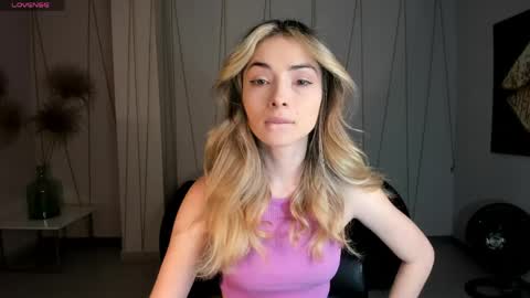Snapshot of staceywood_ chatting on May 14, 11:39 am Stacy Woods online show from May 14, 11:39 am