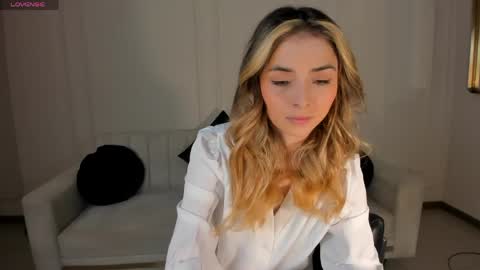 Snapshot of staceywood_ chatting on May 28, 10:56 am Stacy Woods online show from May 28, 10:56 am