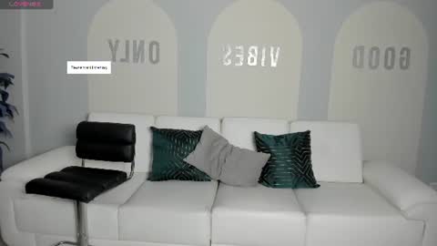 Snapshot of staceywood_ chatting on June 12, 10:47 am Stacy Woods online show from June 12, 10:47 am