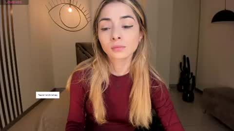 Snapshot of staceywood_ chatting on June 15, 11:12 am Stacy Woods online show from June 15, 11:12 am