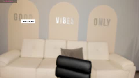 Stacy Woods online show from July 25, 11:19 am