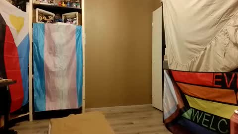 Snapshot of stacy_de_la_nuit chatting on May 20, 11:33 pm stacy_de_la_nuit online show from May 20, 11:33 pm