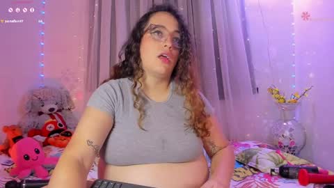Snapshot of stacy_millerr chatting on May 16, 12:51 am Stacy Boobs online show from May 16, 12:51 am