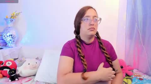 Snapshot of stacy_millerr chatting on July 25, 11:30 am Stacy Boobs online show from July 25, 11:30 am