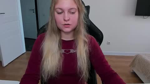 Snapshot of stacy_miraclee chatting on September 9, 2:16 pm Stacy  online show from September 9, 2:16 pm