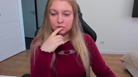 Snapshot of stacy_miraclee chatting on September 29, 9:58 am Stacy  online show from September 29, 9:58 am
