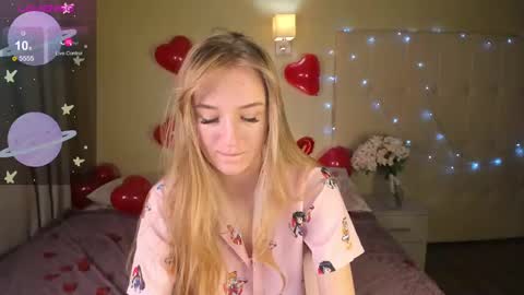 Stacy Mon Tue Wed Thu Fri Sun GMT GMT 3 1000am - 0400pm  online show from February 14, 11:31 am