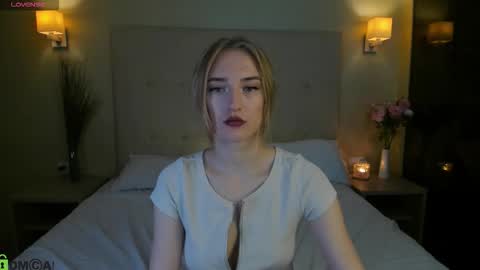 Stacy Mon Tue Wed Thu Fri Sun GMT GMT 3 1000am - 0400pm  online show from December 17, 9:59 am