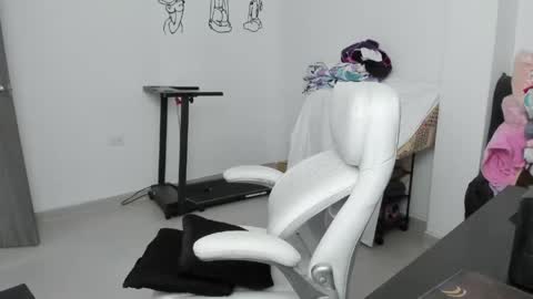 Zulma Yisset online show from May 4, 3:24 am