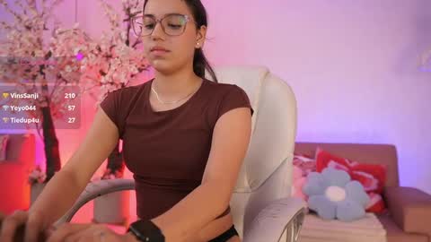 stacycooper_ online show from April 22, 7:26 pm